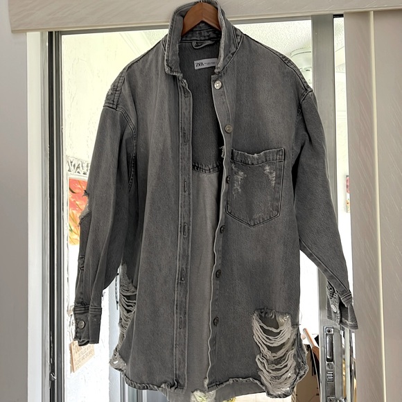 Zara, Jean jacket size L, gentle used, 6 front bottoms. Made in Turkey - Picture 1 of 8